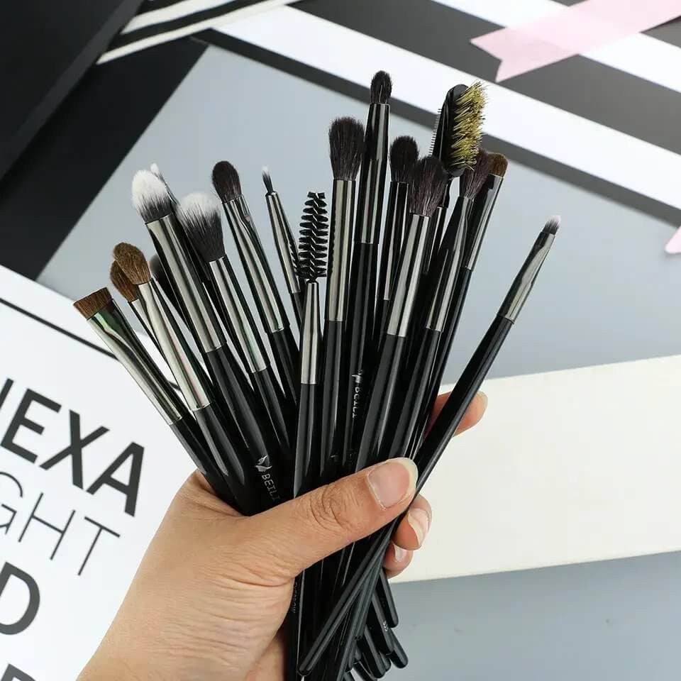 Set 18 pensule make-up Beili Black