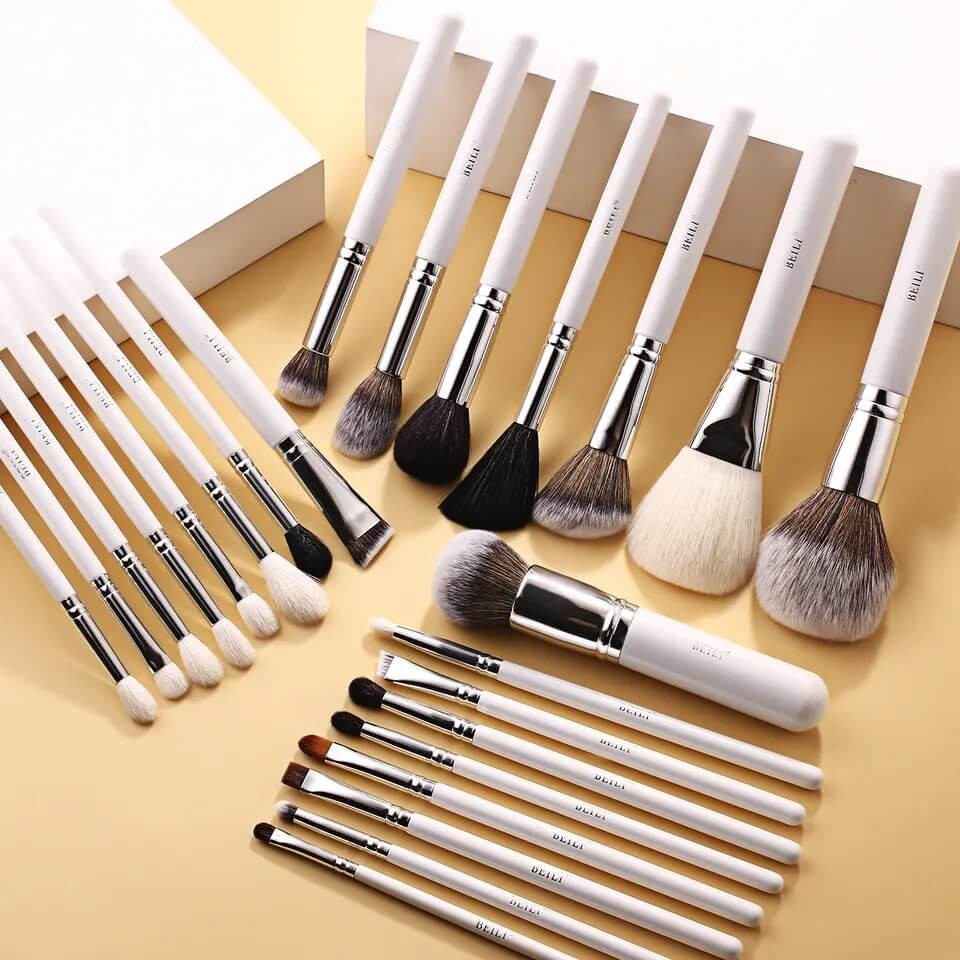 Set pensule make-up Beili White 24