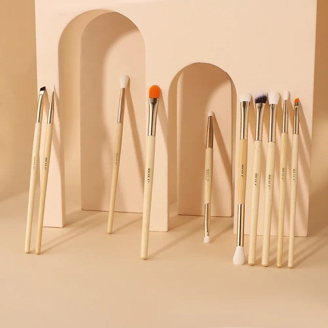 Set 10 pensule make-up maner bambus Beili