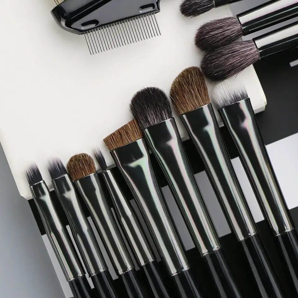 Set 18 pensule make-up Beili Black