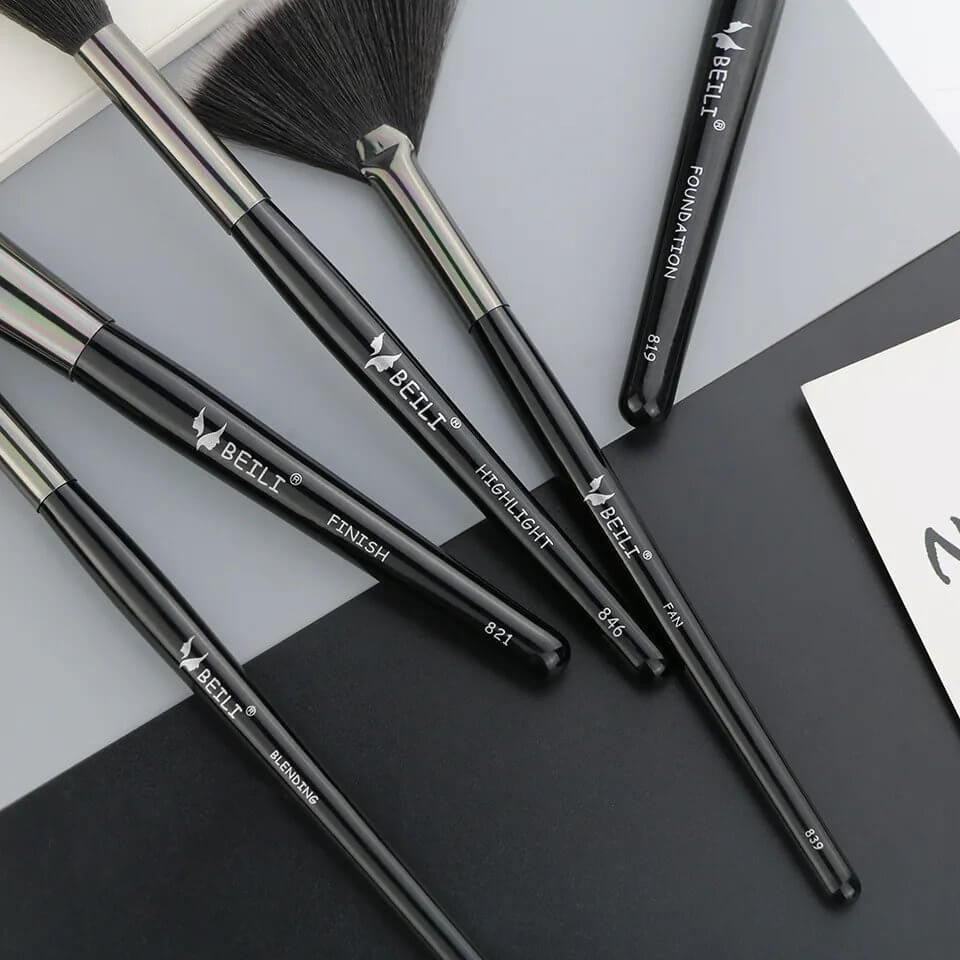 Set 40 pensule make-up Beili Black Professional